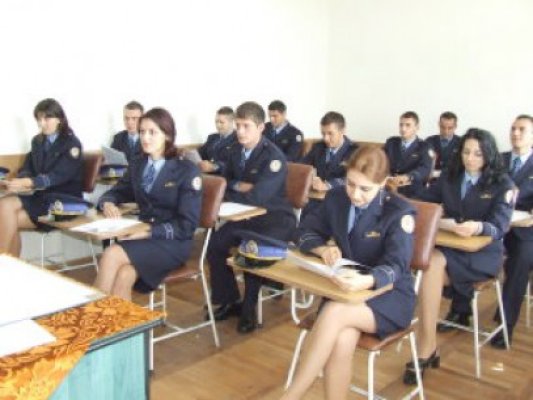 Penitenciarul caută elevi interesaţi să devină ofiţeri sau agenţi!